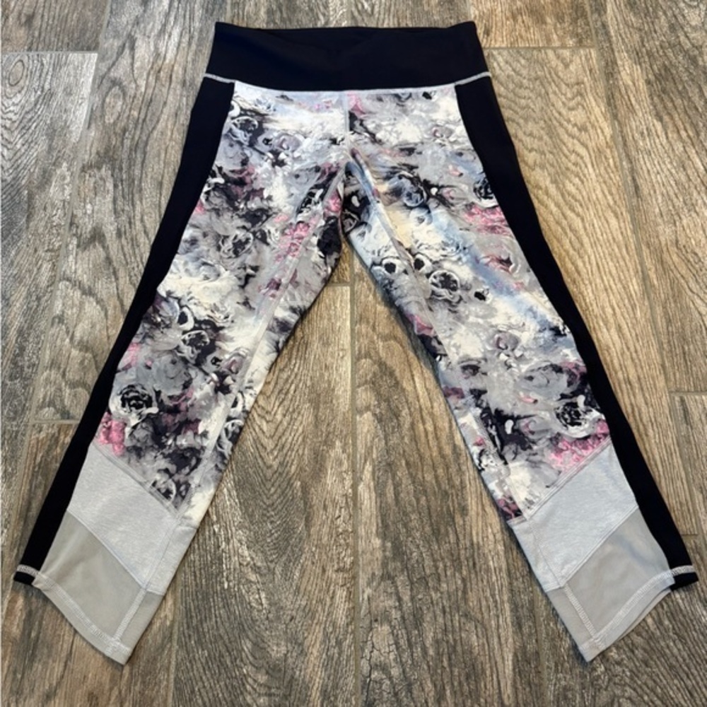 lululemon athletica if your lucky cropped Leggings